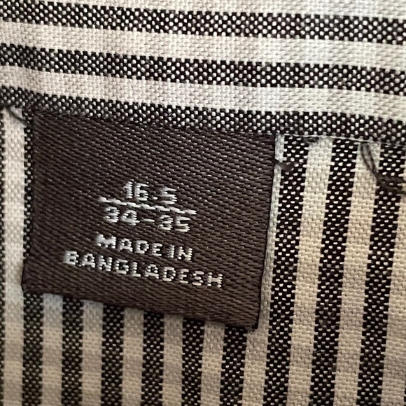 Men’s Gray Checked Button Down Dress Shirt Size: 34/35 - Picture 5 of 7